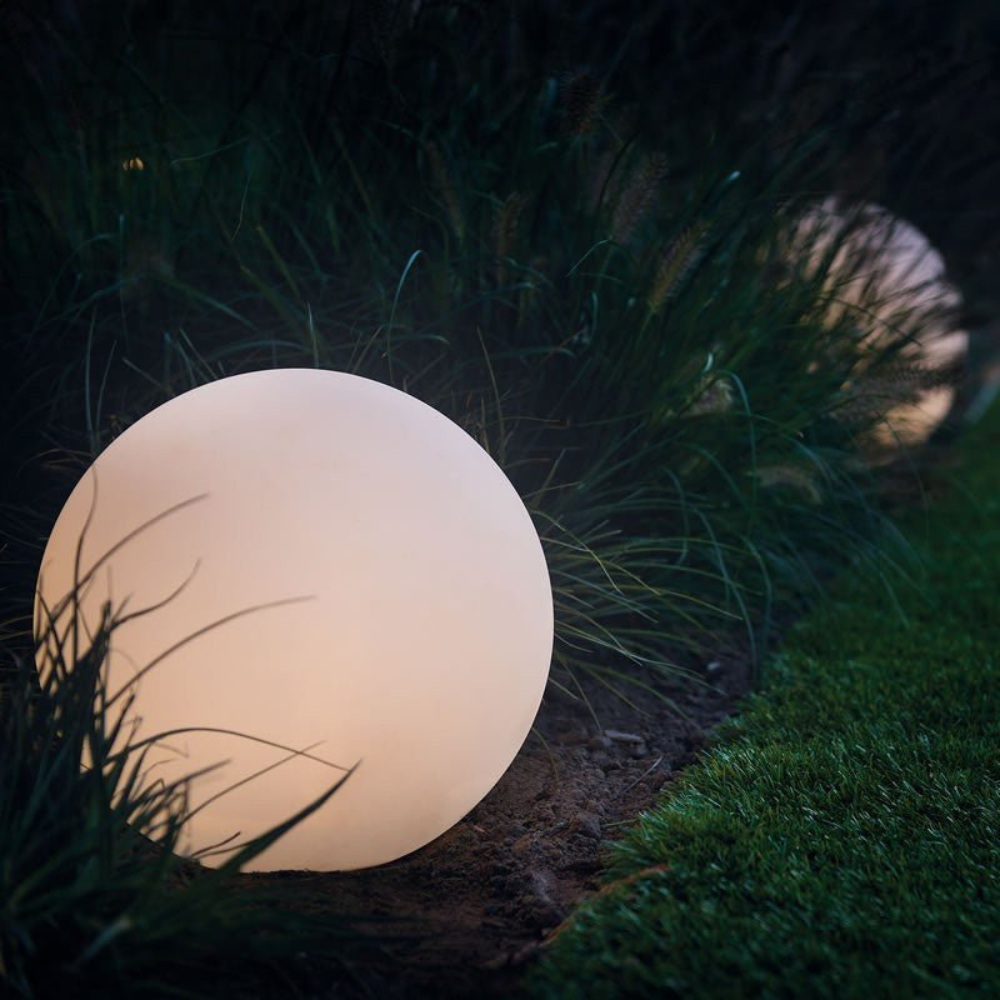 Outdoor Sphere Garden Light | with Color Change