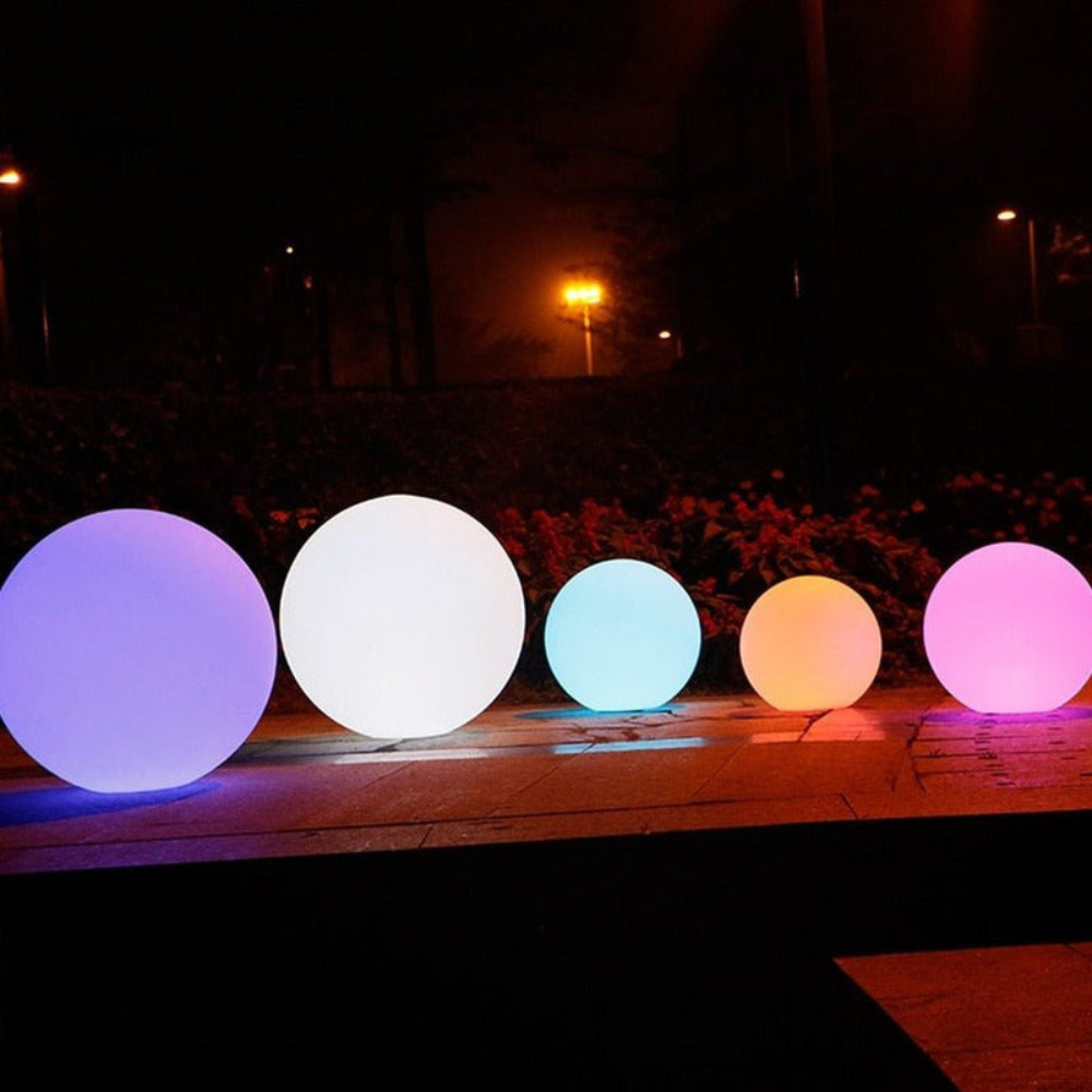 Outdoor Sphere Garden Light | with Color Change