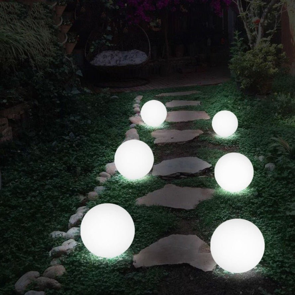 Outdoor Sphere Garden Light | with Color Change