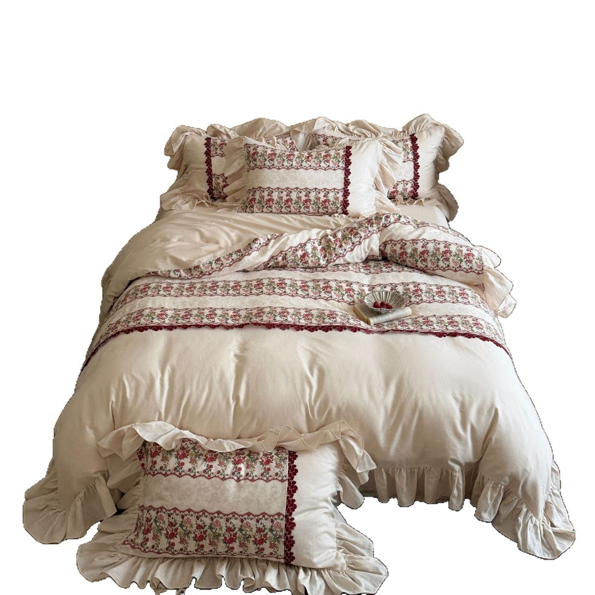 Romantic bedding set made of cotton-linen mix with ruffle edge & botanical border embroidery