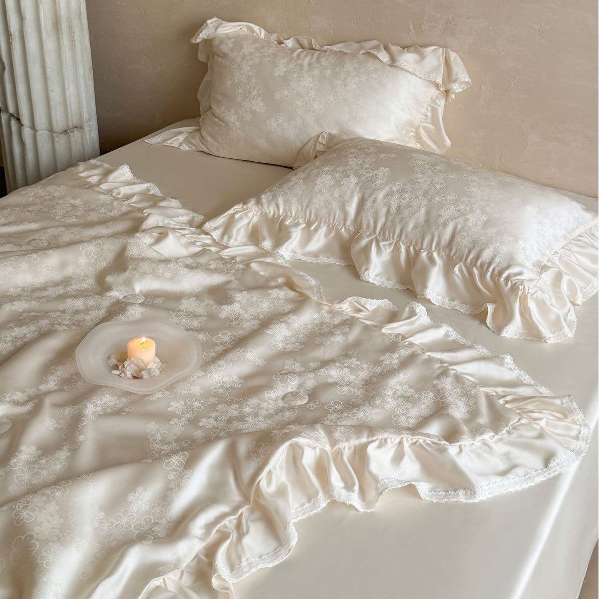 Satin-Duvet cover set with delicate ruffles and tonal jacquard floral relief