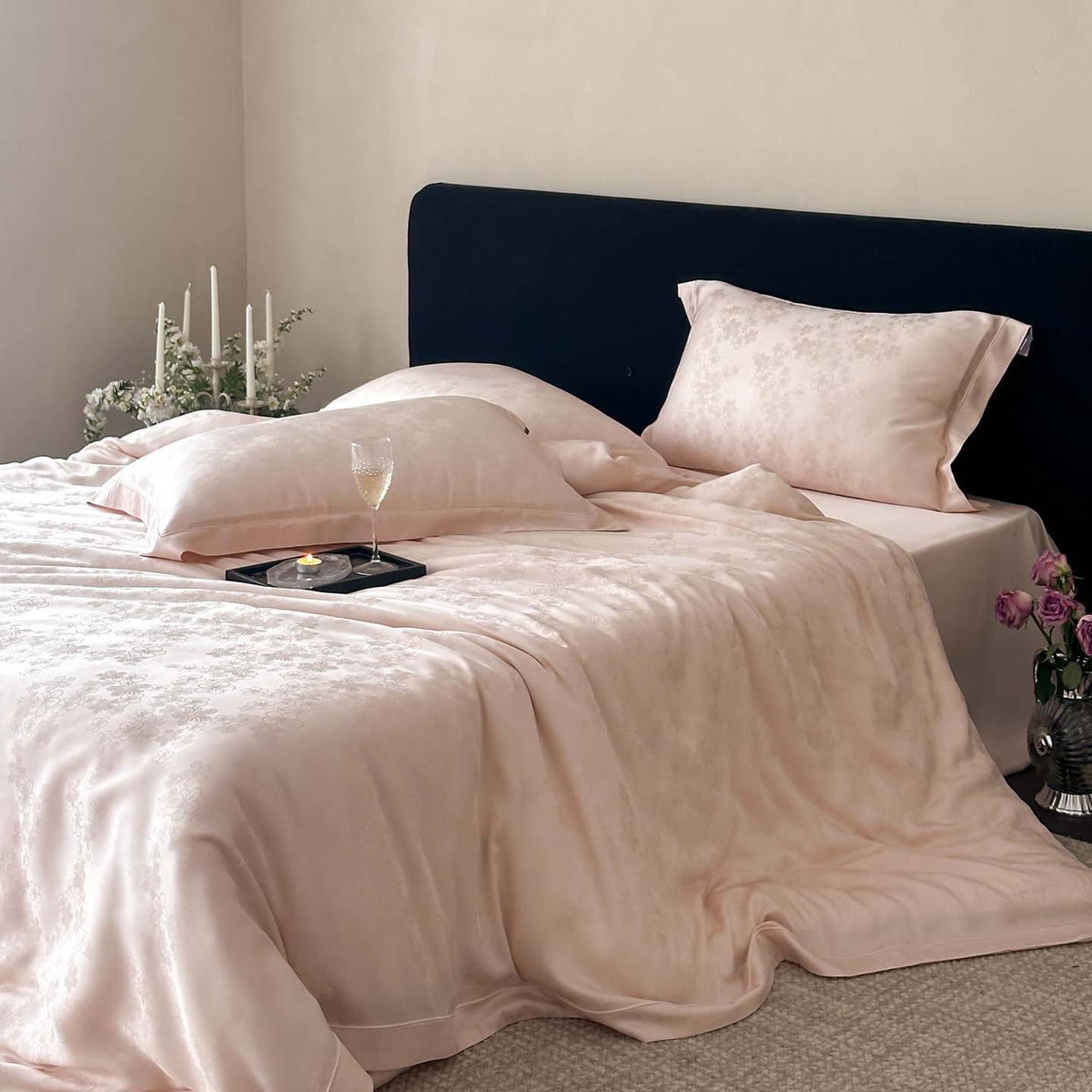 Noble satin bedding set with woven floral relief and envelope edge