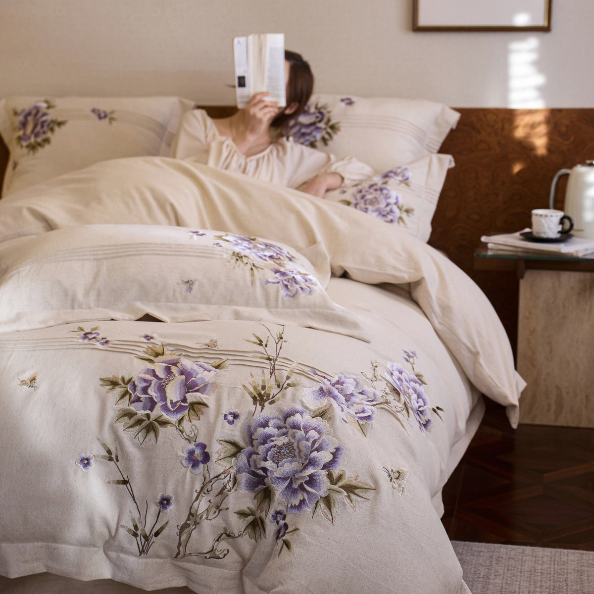 Fine embroidered cotton-linen duvet cover set with floral relief