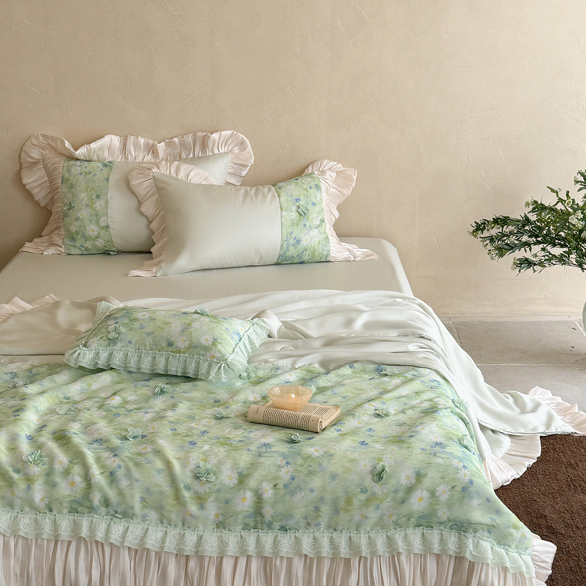 Bedding set with transparent chiffon overlay, 3D flower appliqués & ruffled edge