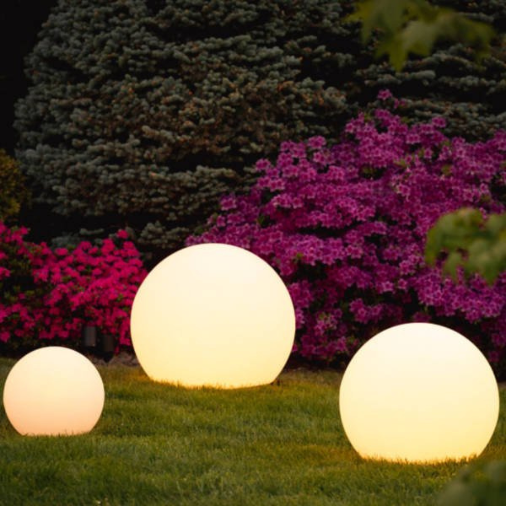 Outdoor Sphere Garden Light | with Color Change