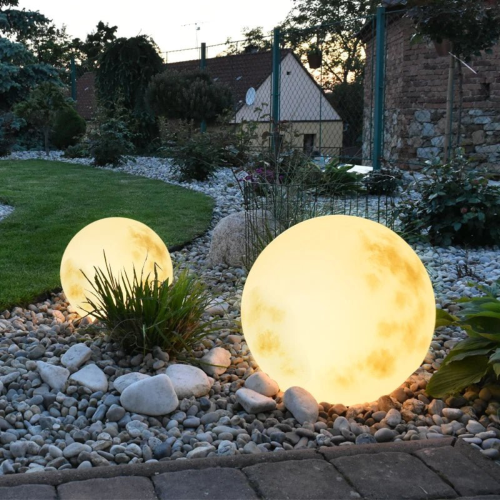 Garden Unique Outdoor Lamp | Moon Shaped Light Fixture
