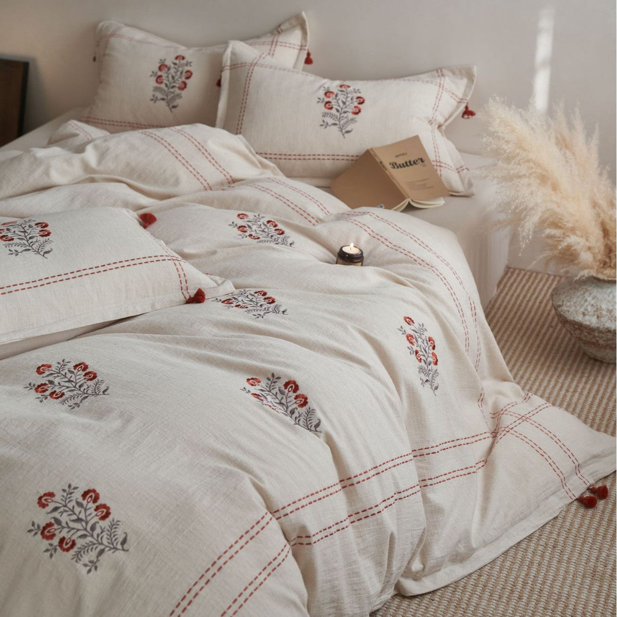 Embroidered bedding set