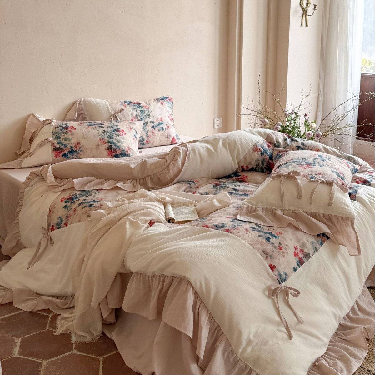 Bedding set with frill, floral watercolor print and tie ribbons