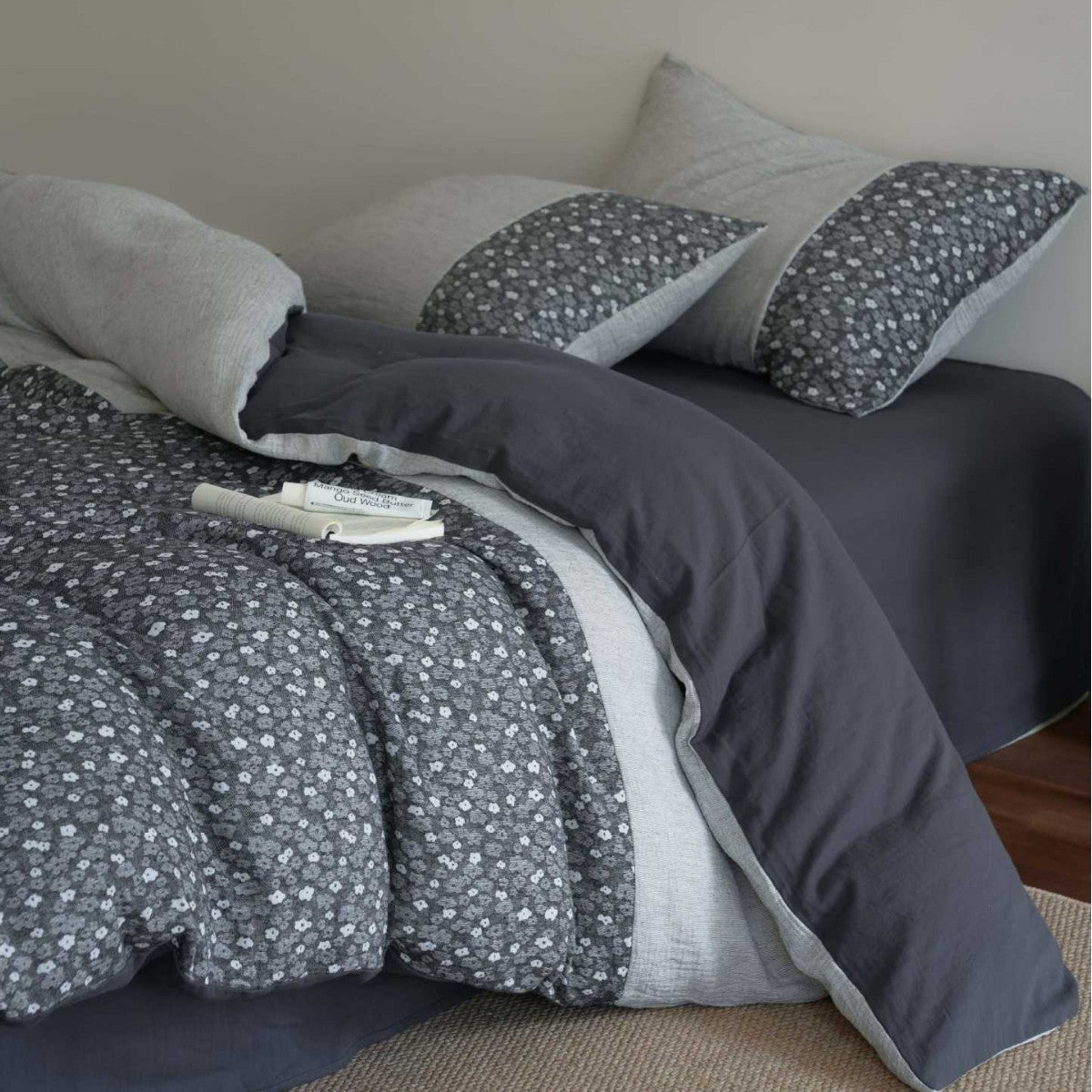 Bedding set made of linen-cotton mix with fine texture and quilted appearance