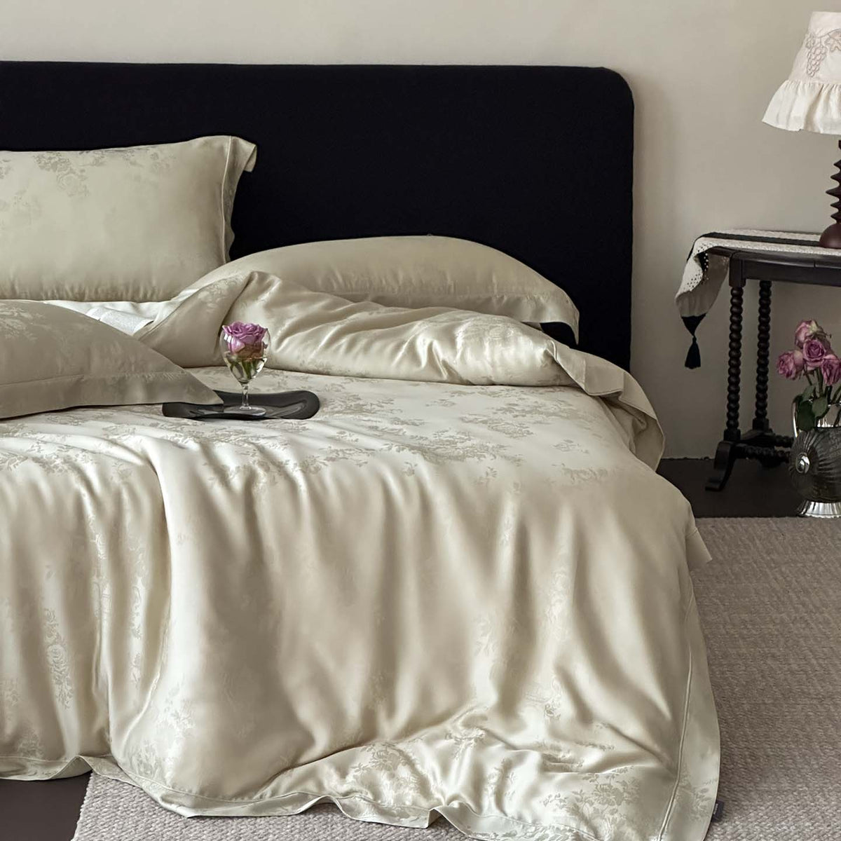 Noble satin bedding set with woven floral relief and envelope edge