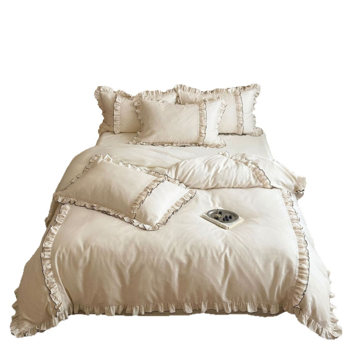 Bedding set made of cotton satin with ruffled flounce and fine polka dot pattern